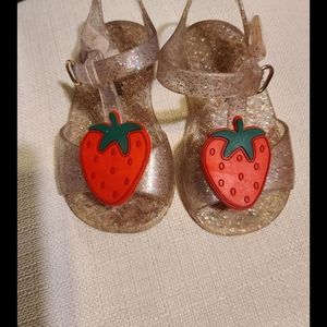 Old Navy toddler size 5 jelly sandals